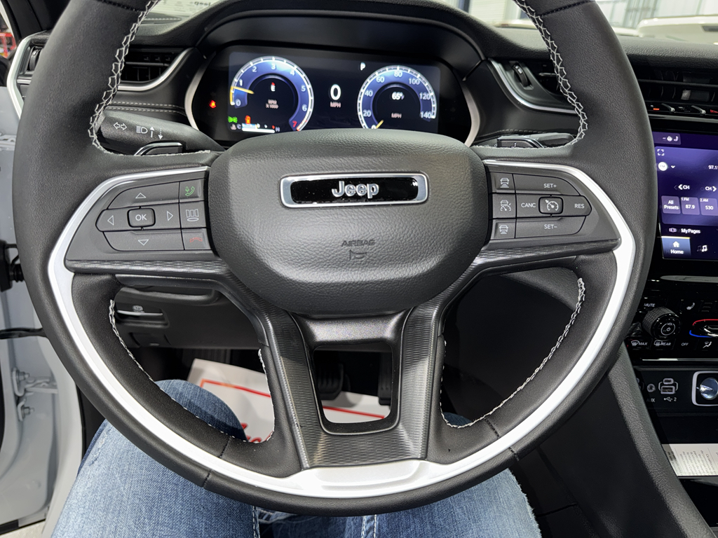 2025 Jeep Grand Cherokee Altitude X photo 28
