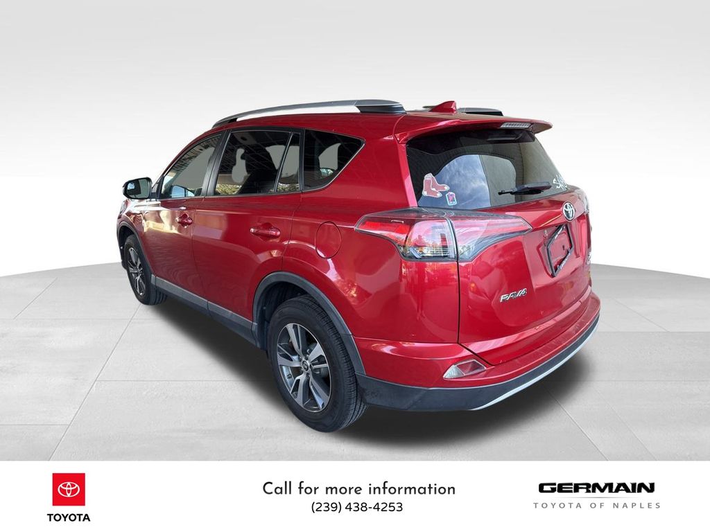 2016 Toyota RAV4 XLE photo 3