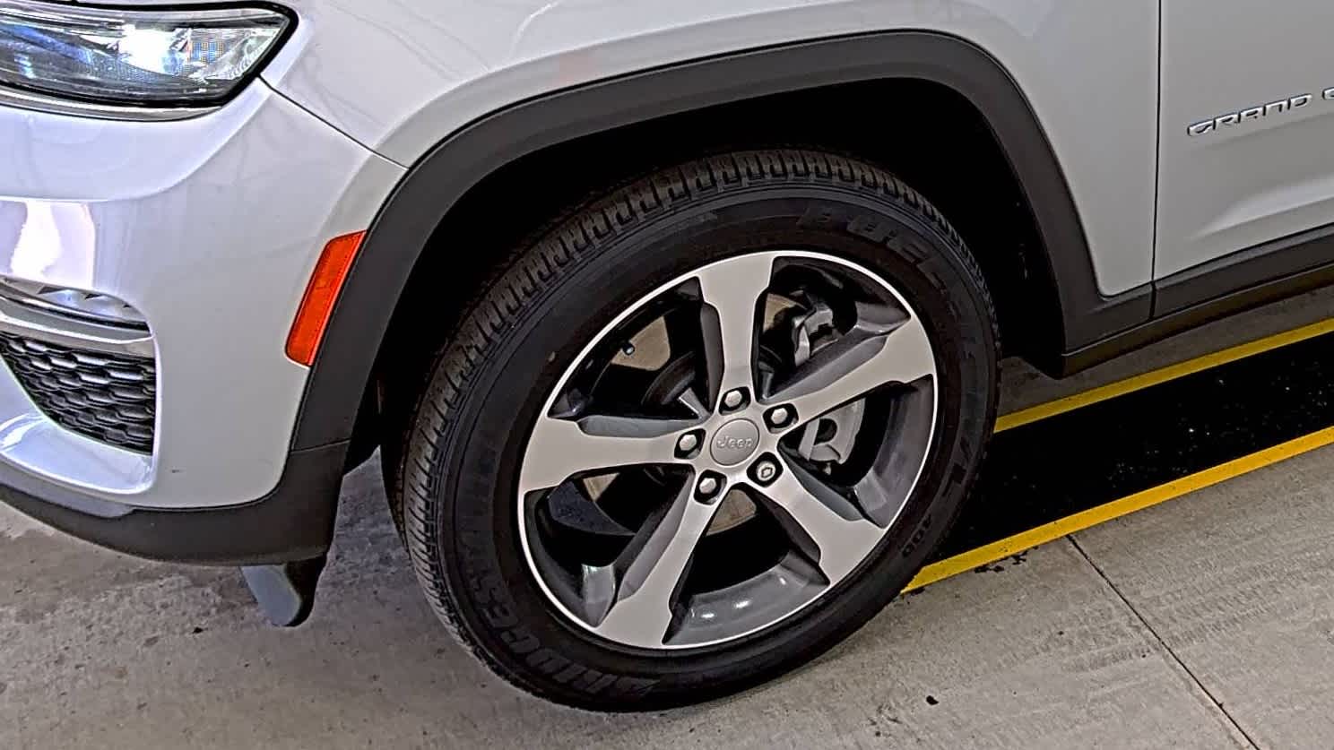 2023 Jeep Cherokee 4xe photo 4