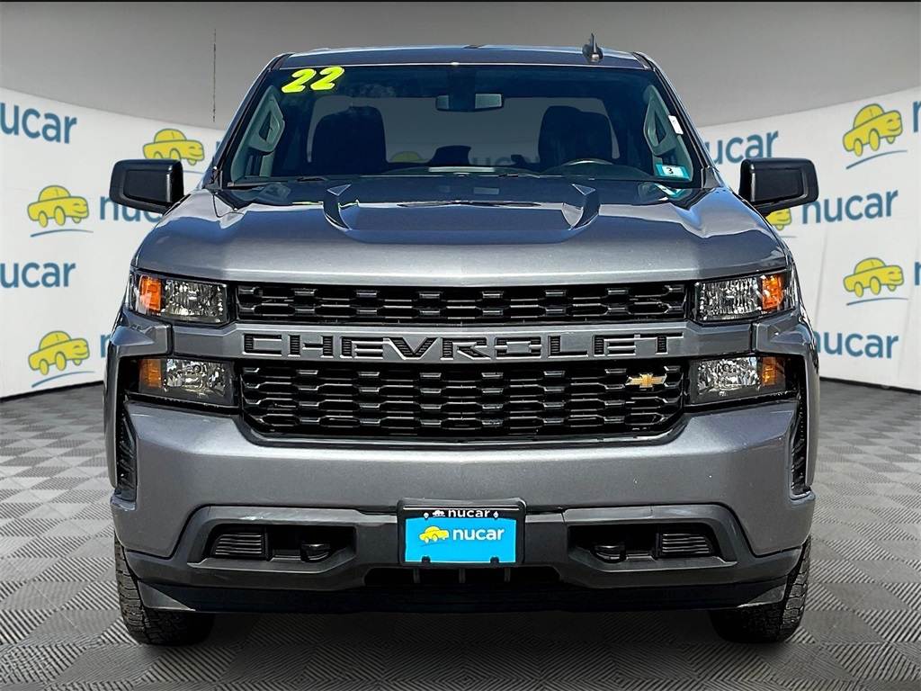 2022 Chevrolet Silverado 1500 Custom photo 2
