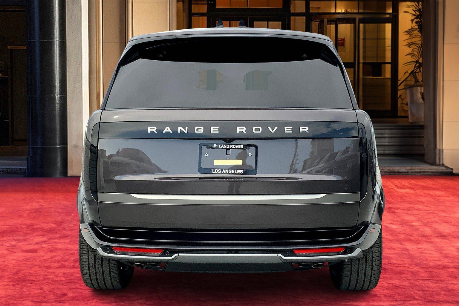 2025 Land Rover Range Rover SE photo 2