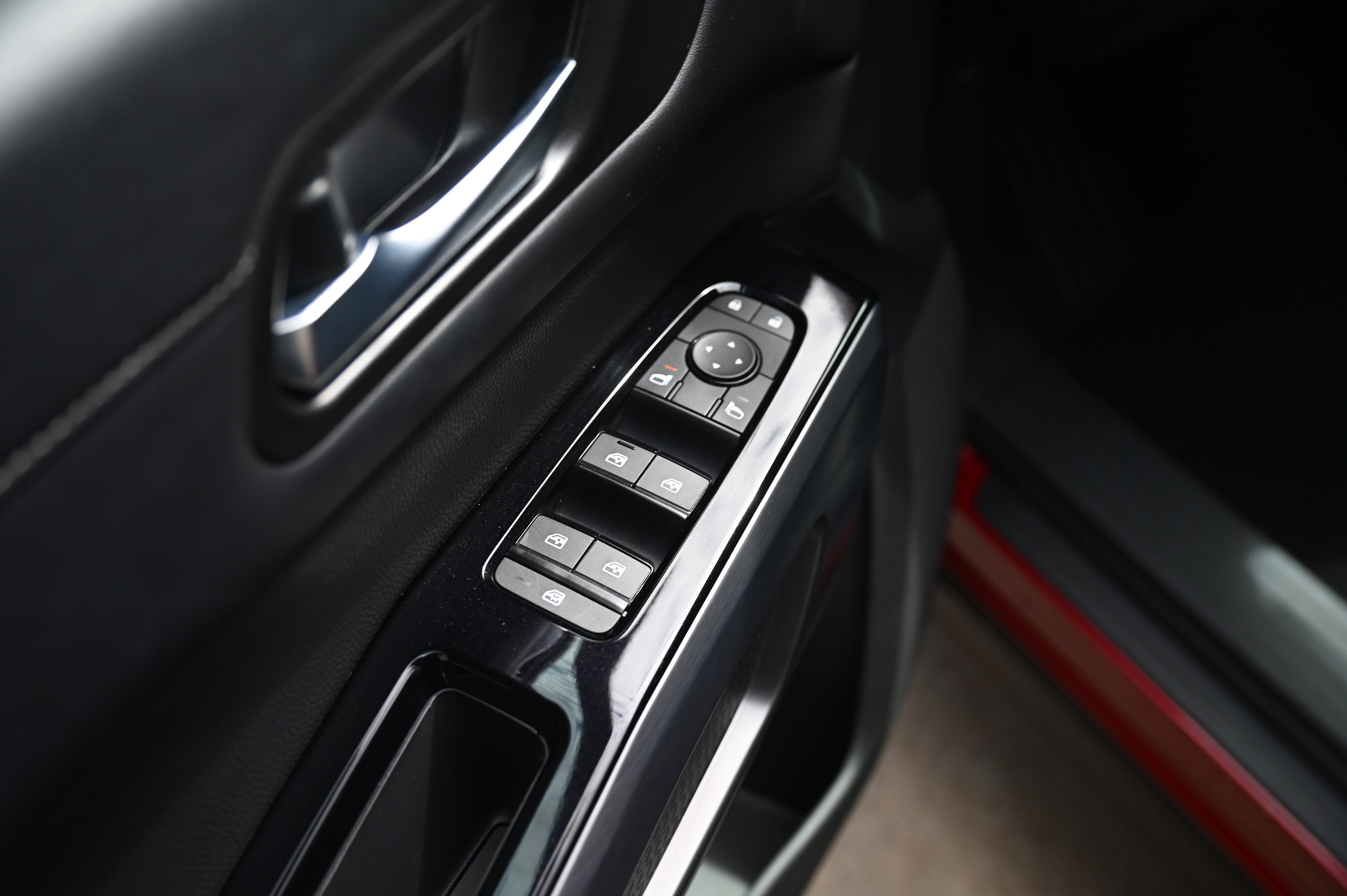 2022 Nissan Pathfinder SL photo 9