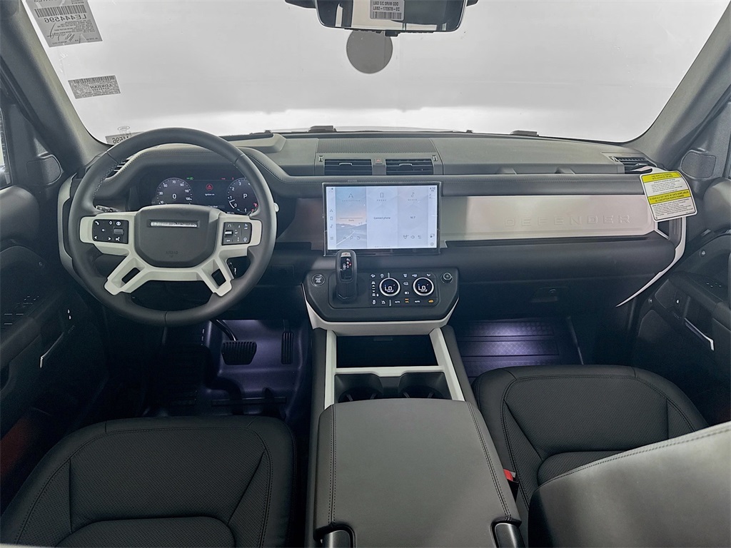 2025 Land Rover Defender 130 X-Dynamic SE photo 16