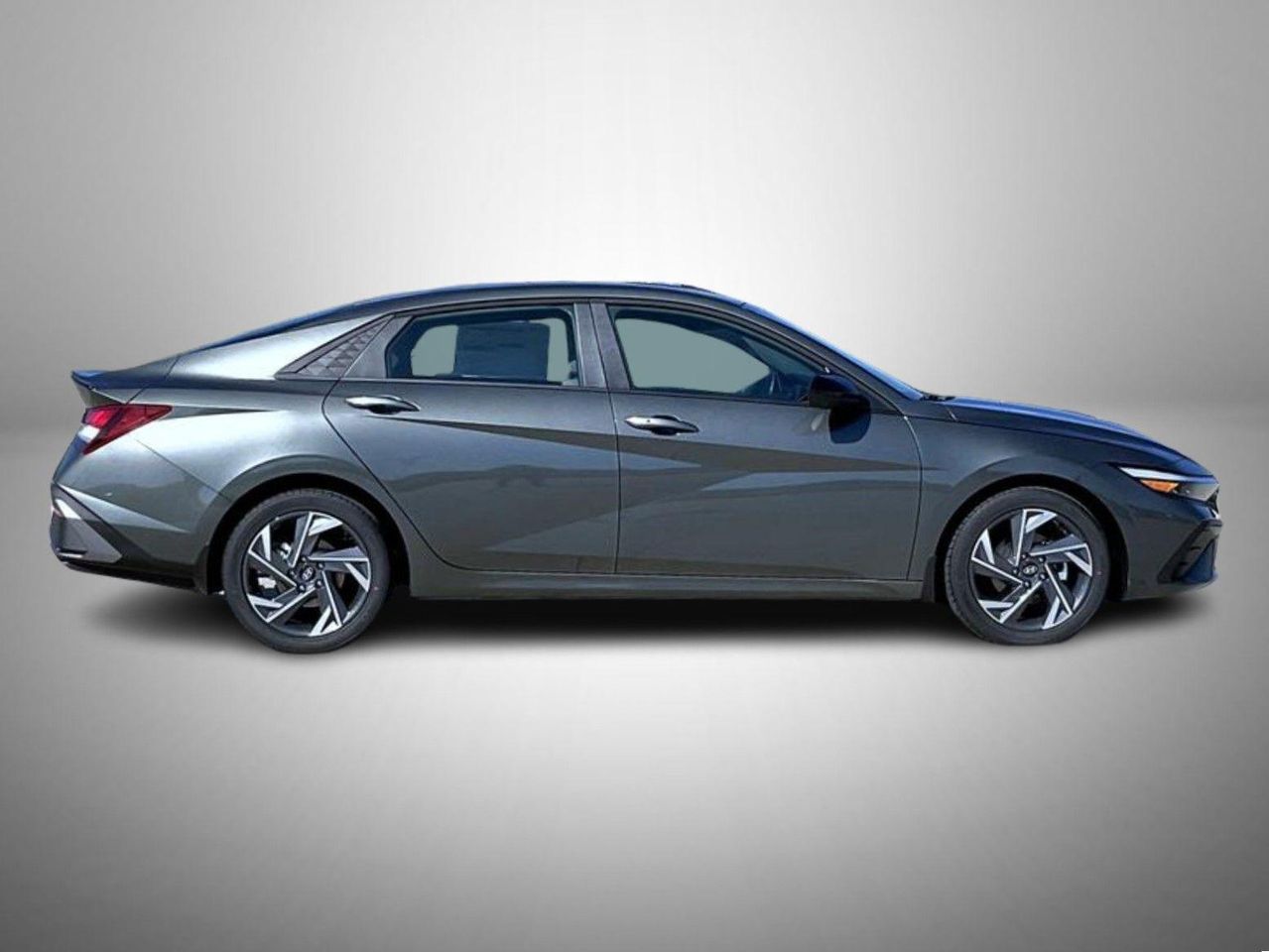 2025 Hyundai Elantra SEL Sport photo 4