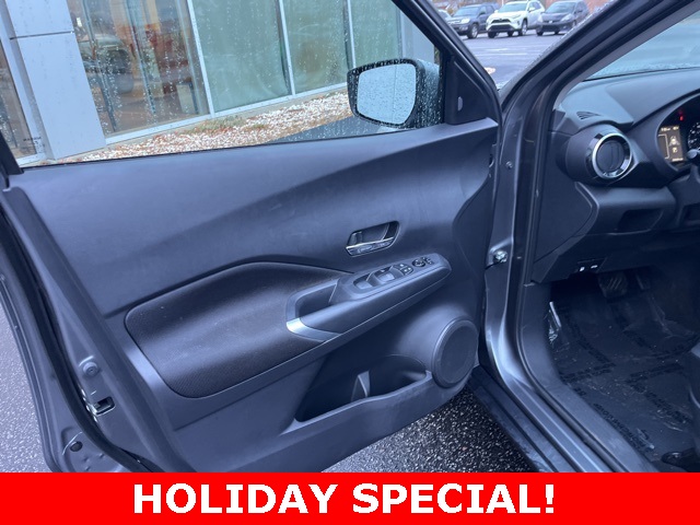 2023 Nissan Kicks SV photo 3