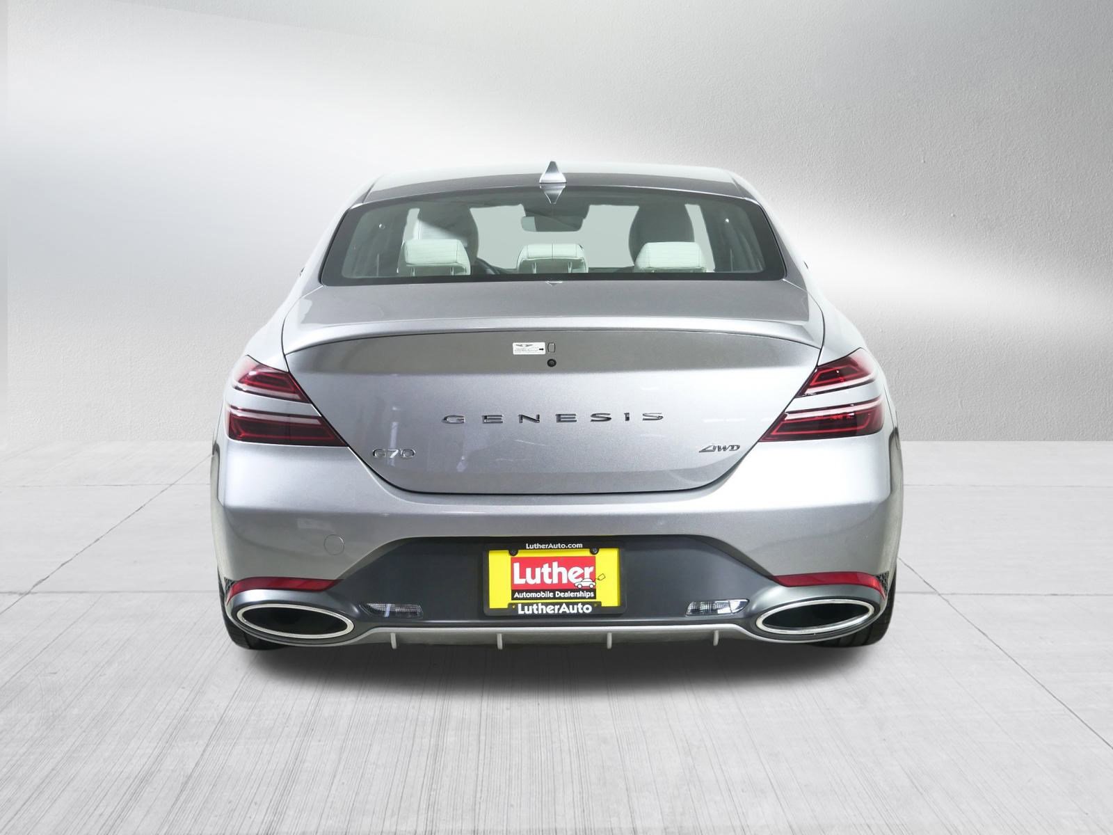 2024 Genesis G70 2.5T photo 6