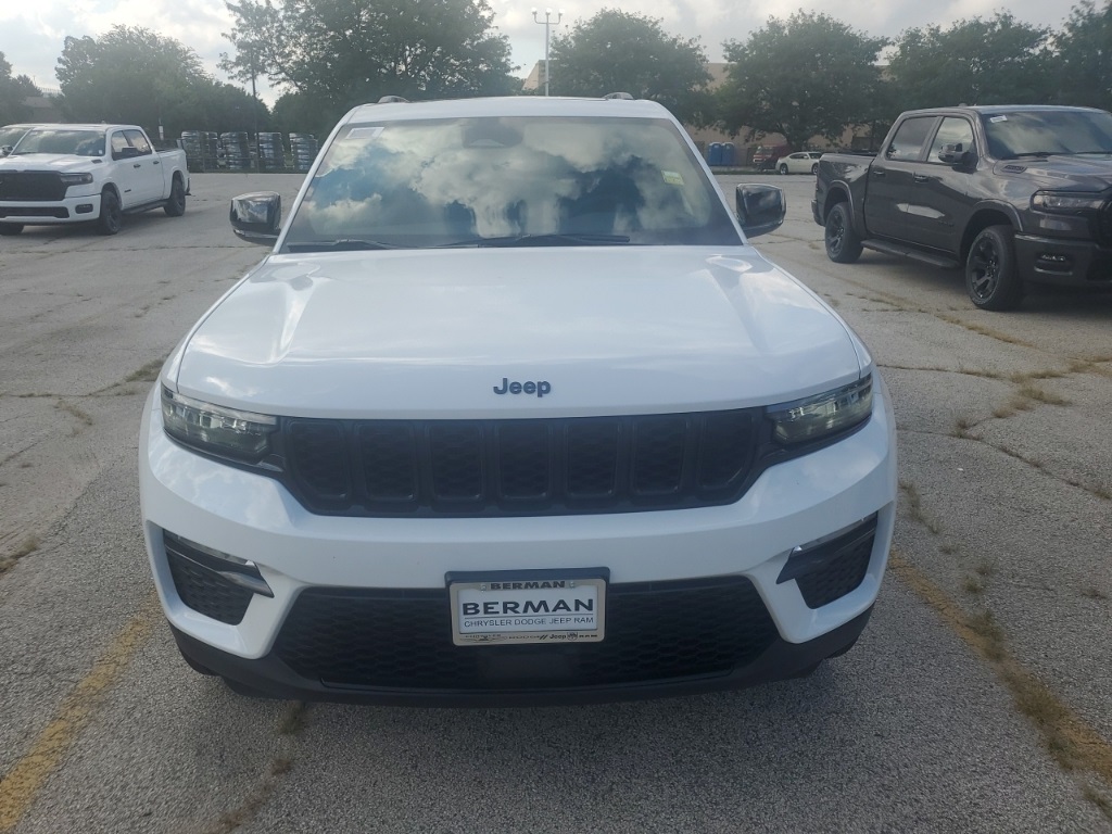 2025 Jeep Grand Cherokee Limited photo 2
