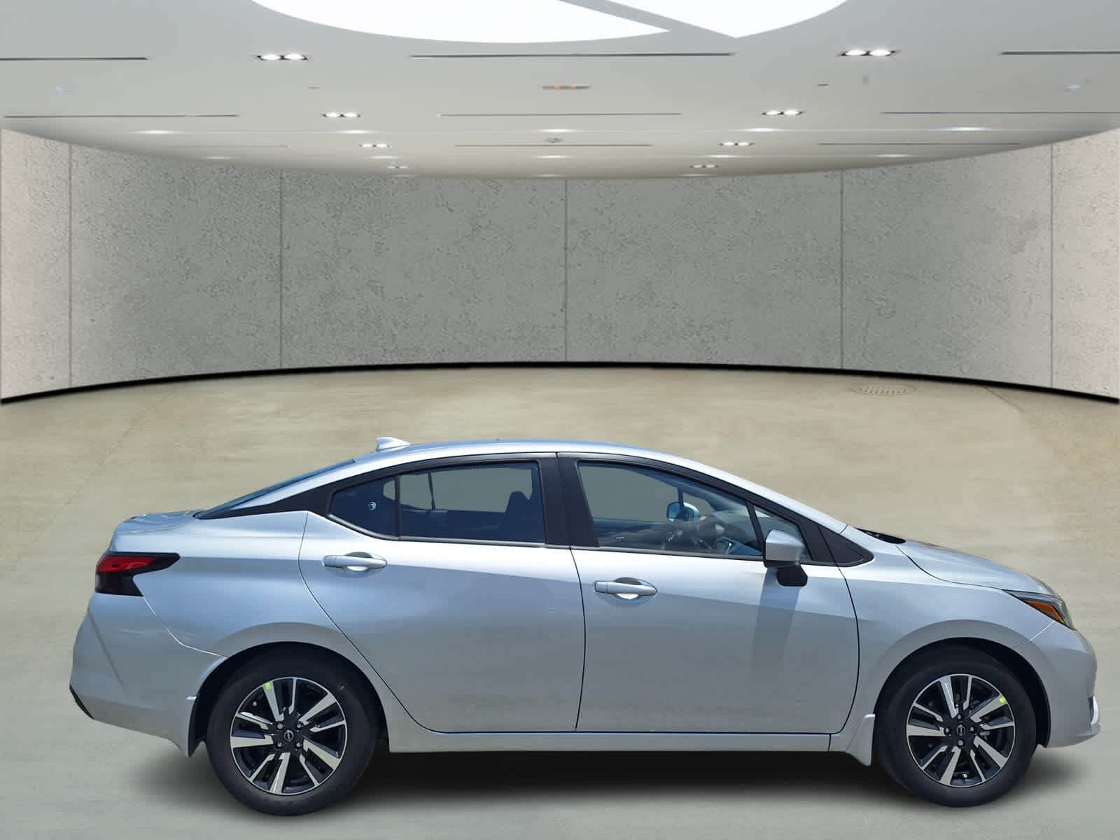 2025 Nissan Versa SV photo 6