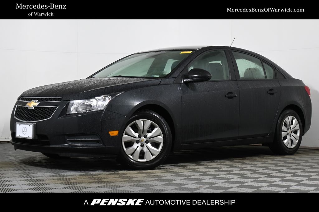 2014 Chevrolet Cruze LS's photo