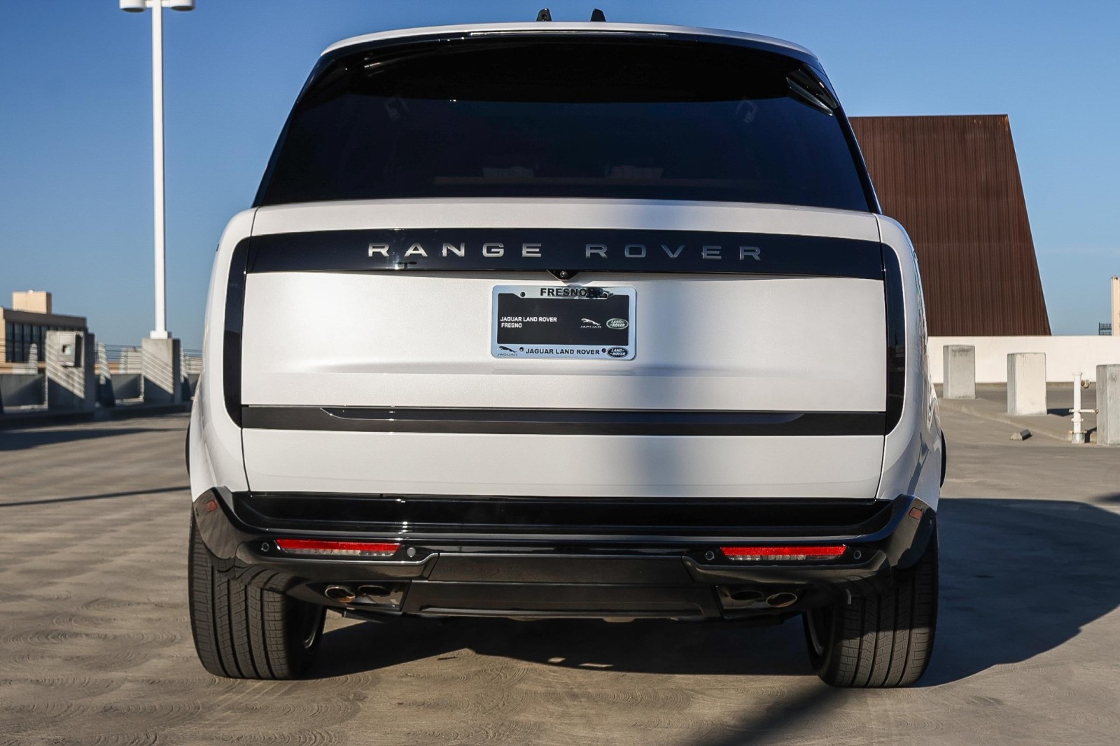 2025 Land Rover Range Rover SE photo 4