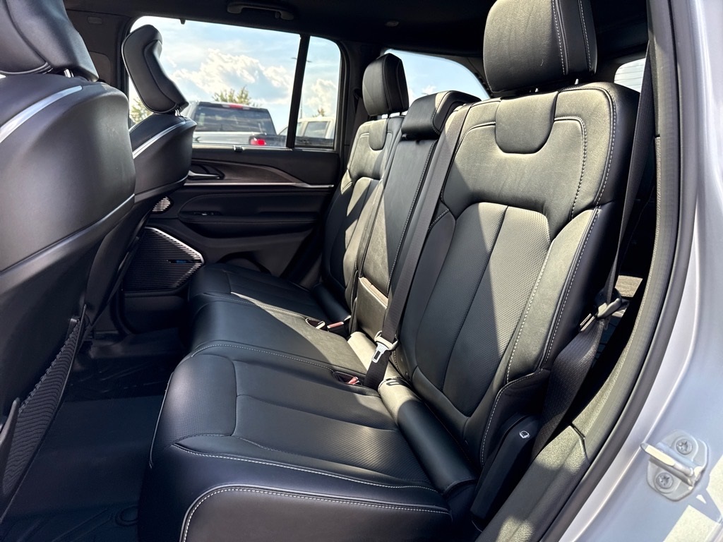 2024 Jeep Grand Cherokee Overland 4xe photo 8