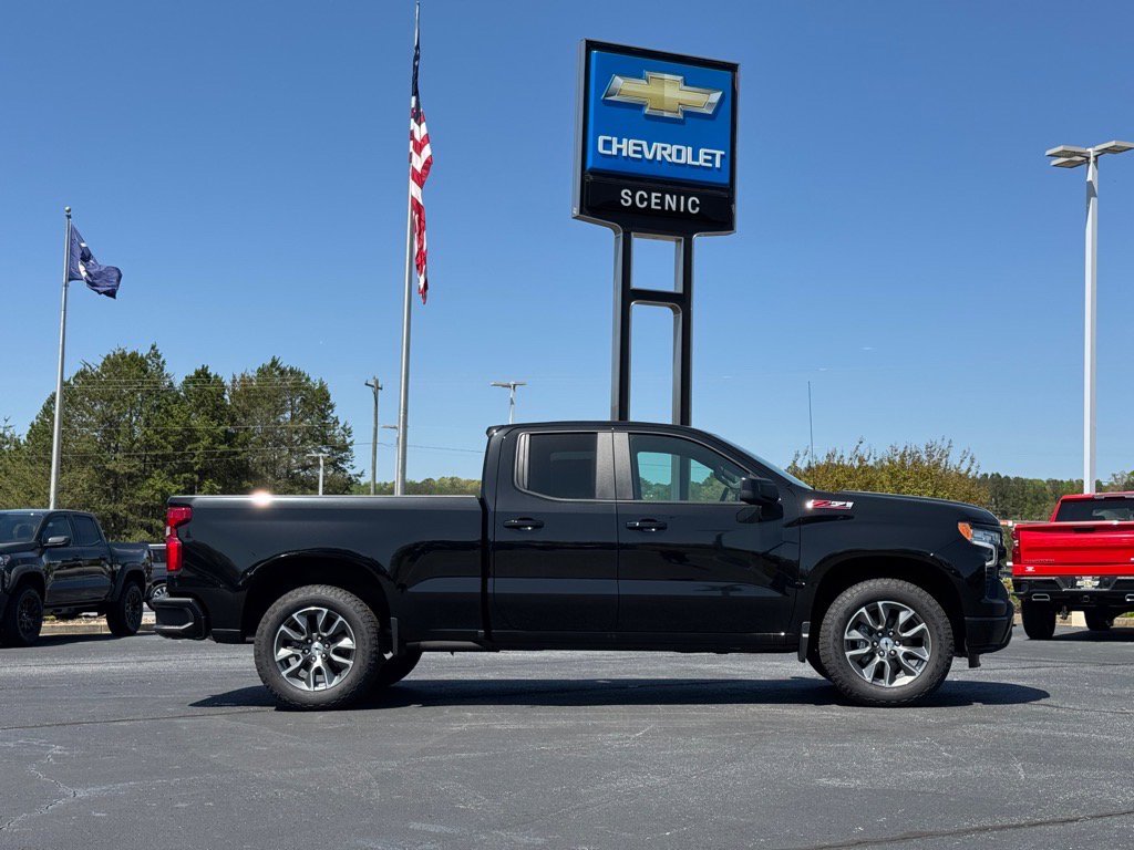 2025 Chevrolet Silverado 1500 RST photo 2