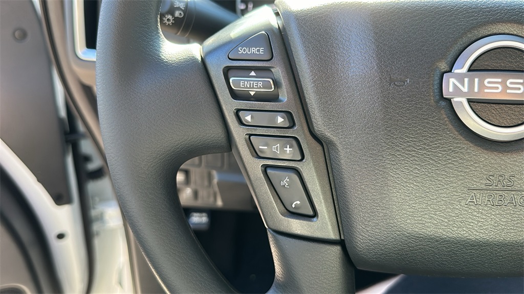 2025 Nissan Frontier King Cab SV photo 17