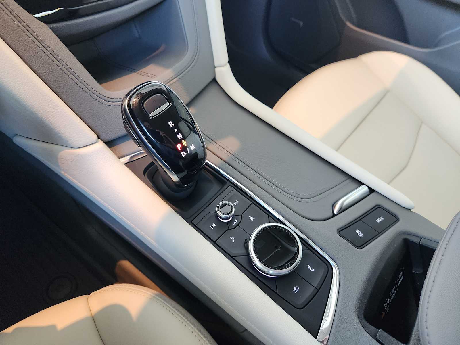2025 Cadillac XT5 Premium Luxury photo 14