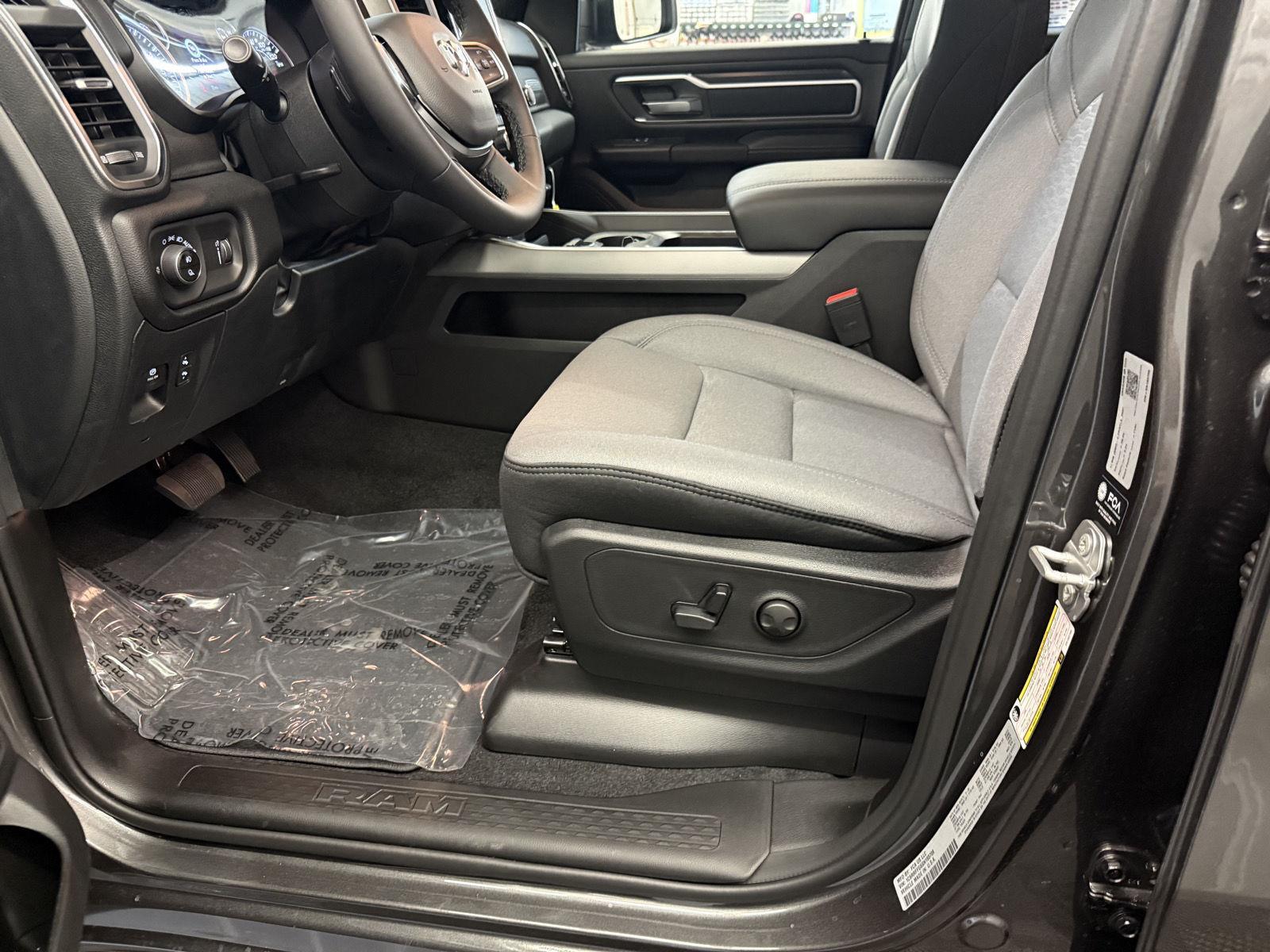 2025 Ram 1500 Big Horn Lone Star photo 28