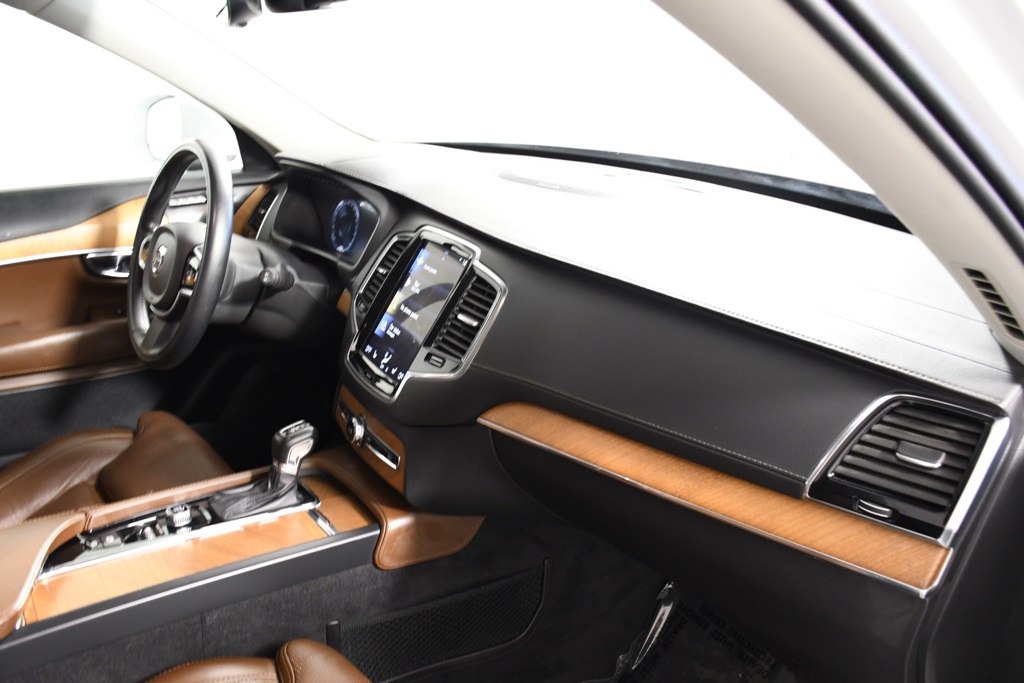 2020 Volvo XC90 T6 Inscription photo 14