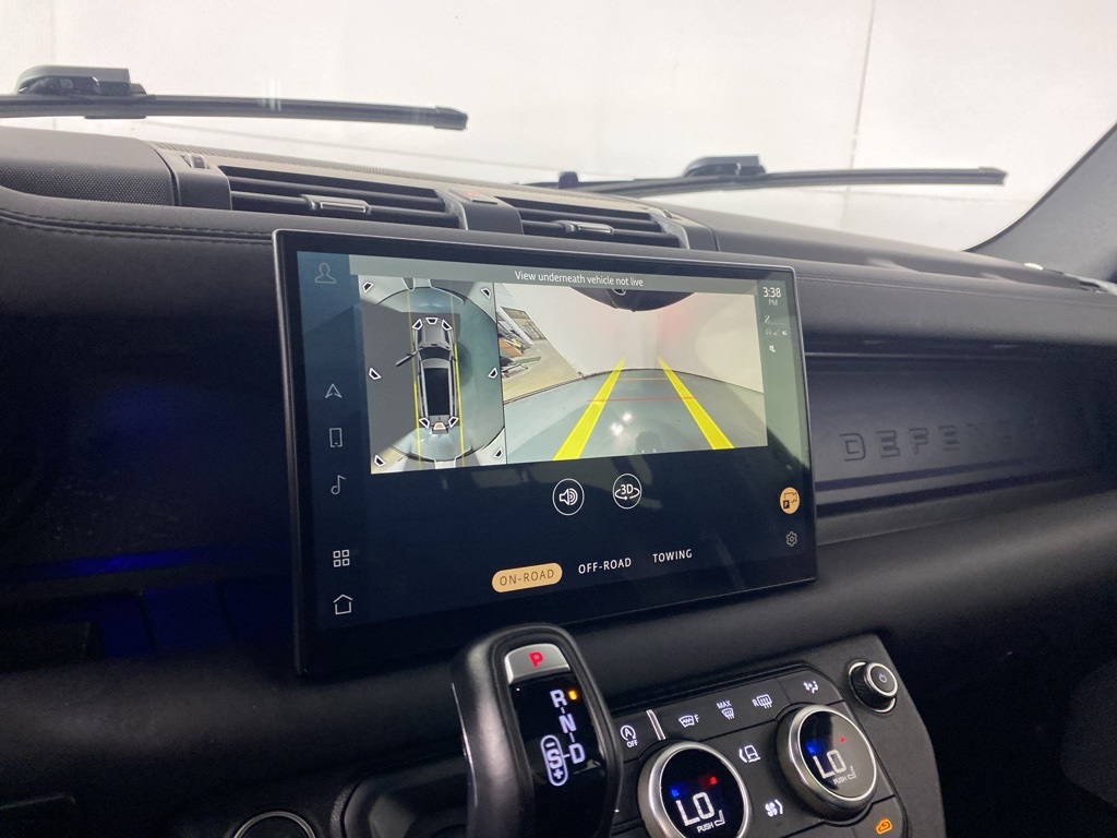 2024 Land Rover Defender 130 X-Dynamic SE photo 12