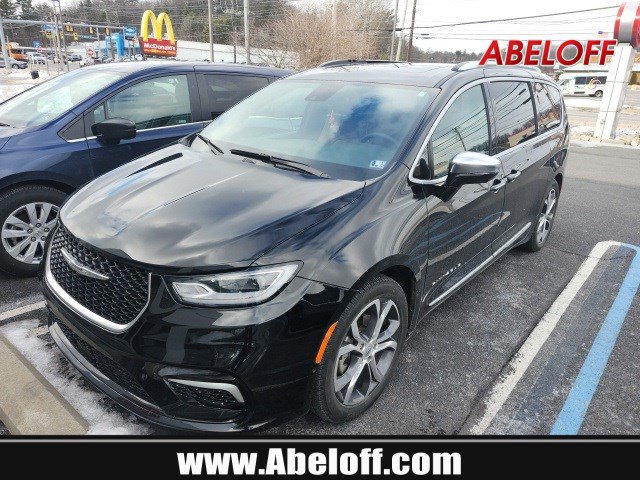 2024 Chrysler Pacifica Pinnacle's photo