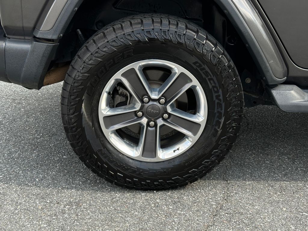 2020 Jeep Wrangler Unlimited Sahara photo 31