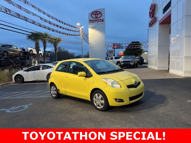 2010 Toyota Yaris Base's photo