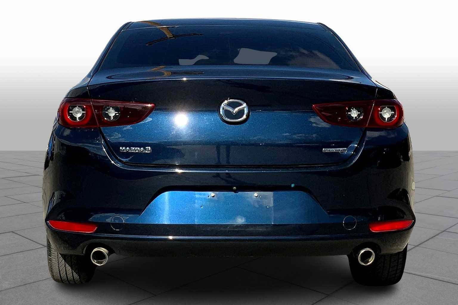 2022 Mazda Mazda3 Preferred photo 4