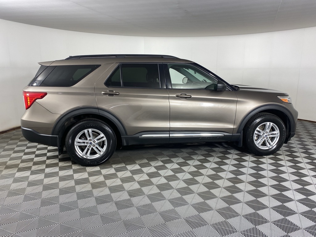 2021 Ford Explorer XLT photo 14
