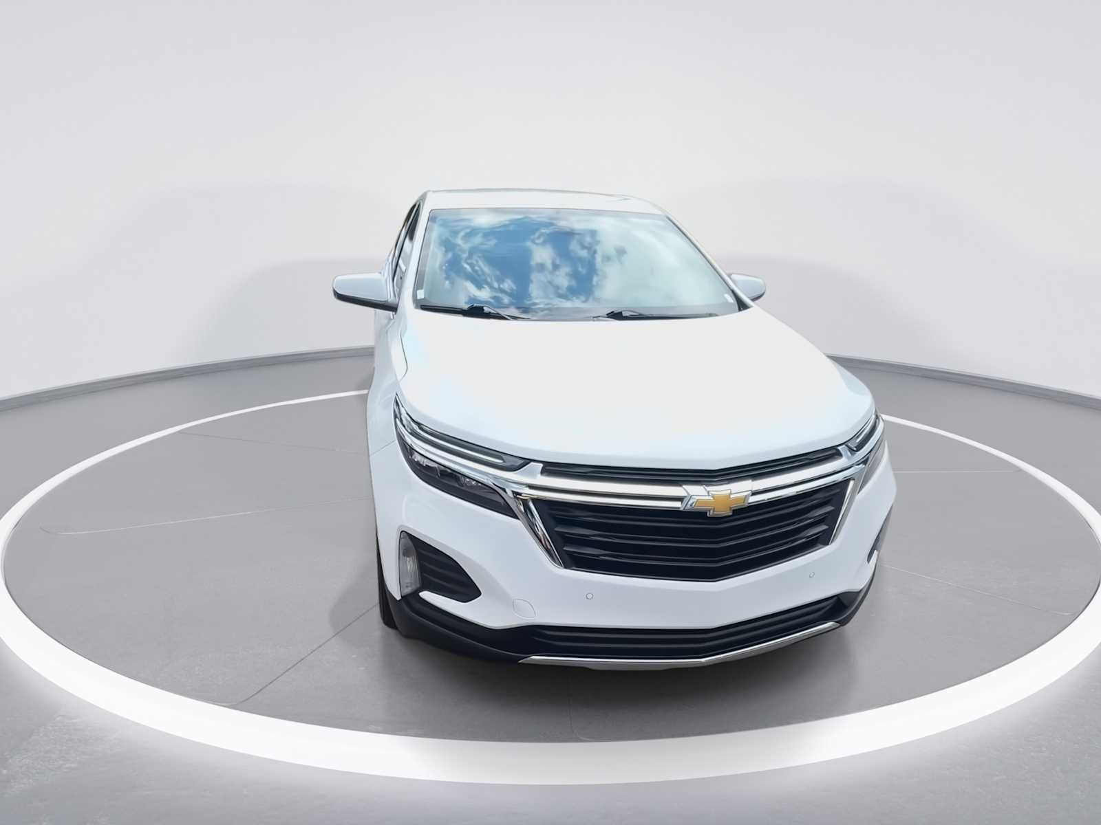 2023 Chevrolet Equinox LT photo 3