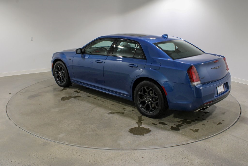 2020 Chrysler 300 Touring photo 3