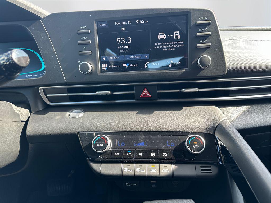 2025 Hyundai Elantra Hybrid photo 13