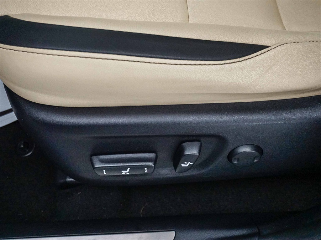 2017 Lexus NX 200t Luxury photo 19