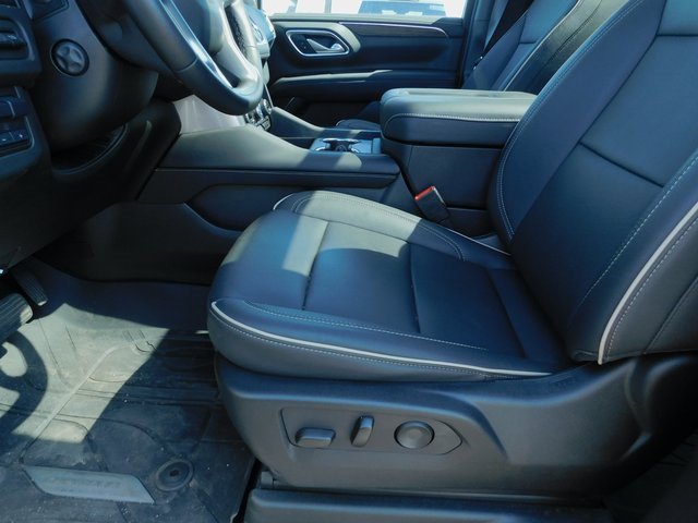 2024 Chevrolet Suburban Premier photo 19