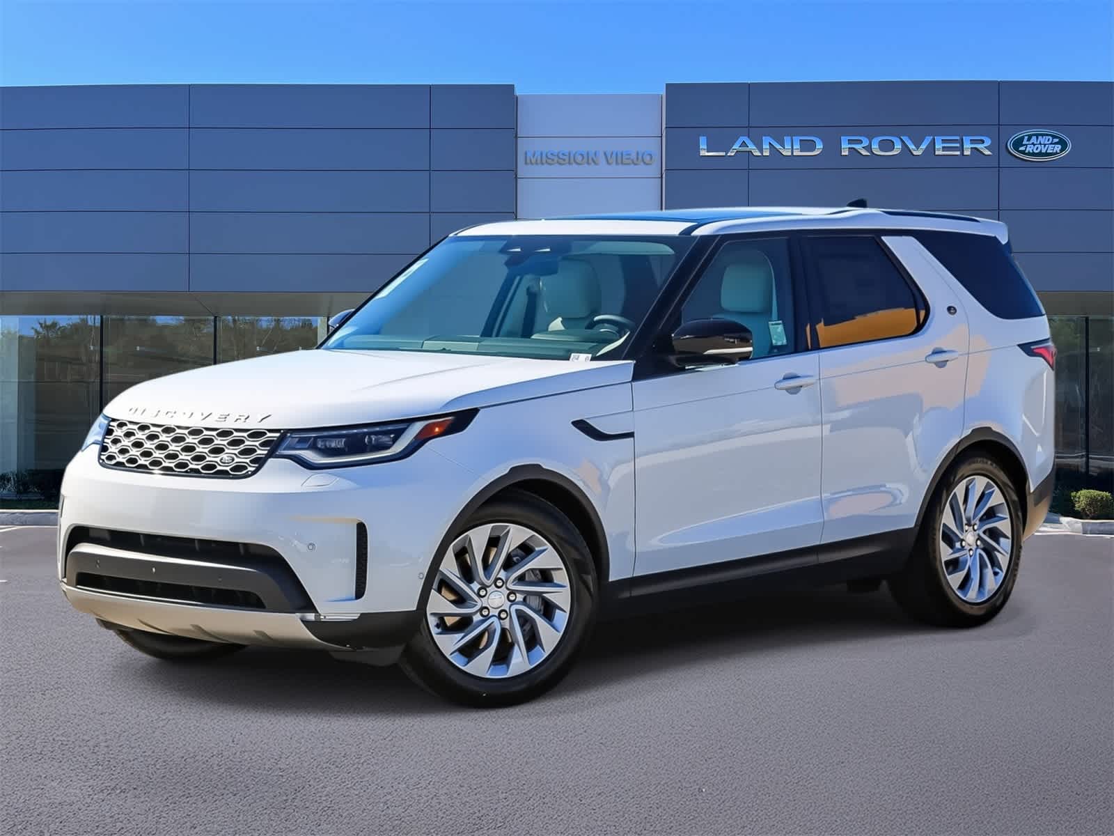 2025 Land Rover Discovery S photo 6
