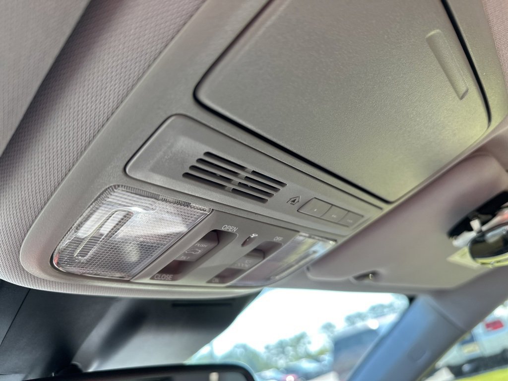 2017 Honda CR-V Touring photo 23