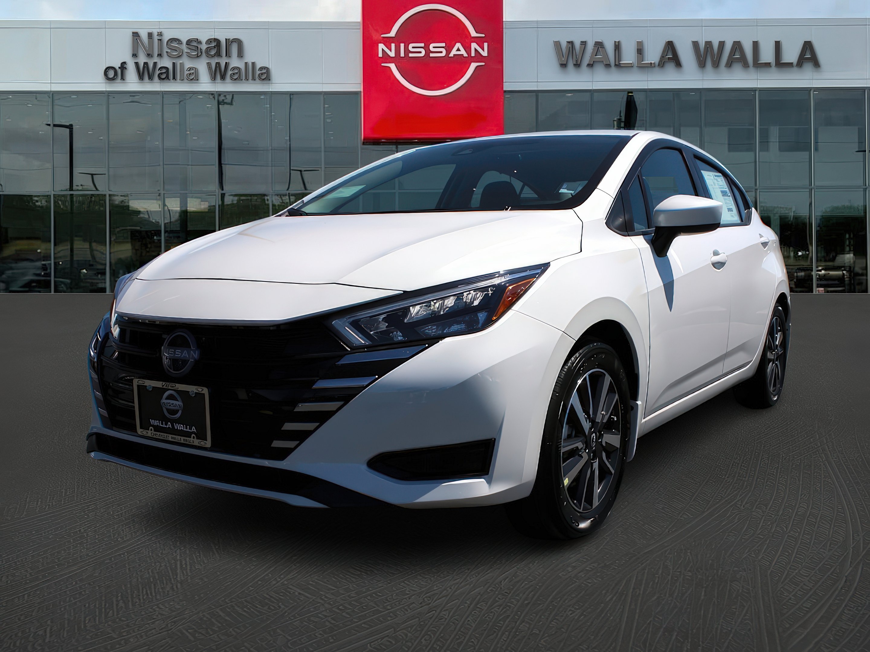 2025 Nissan Versa SV photo 3