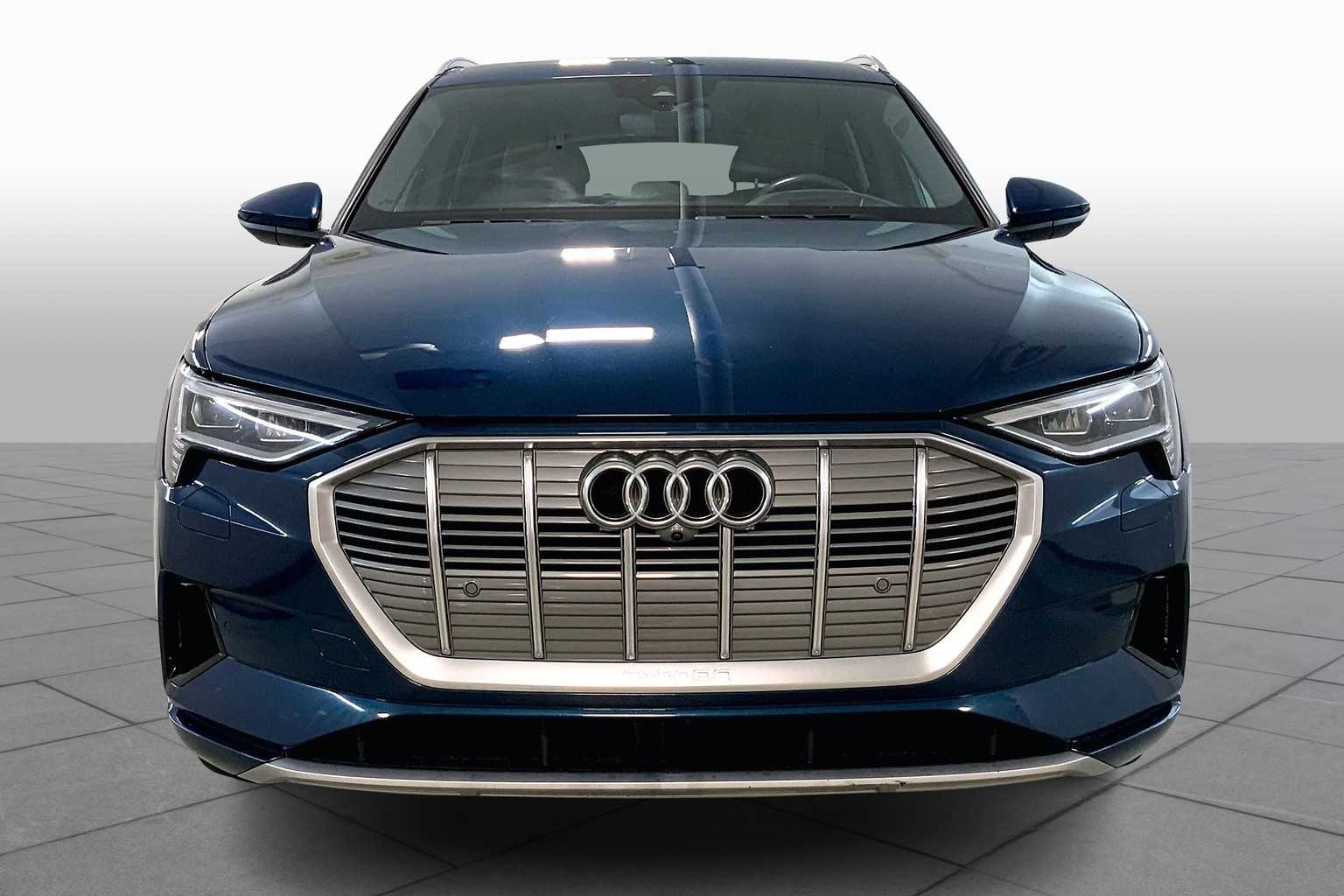 Used 2019 Audi e-tron Prestige with VIN WA1VABGE3KB014962 for sale in Kansas City