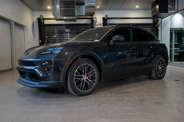 2025 Porsche Macan Electric 4S
