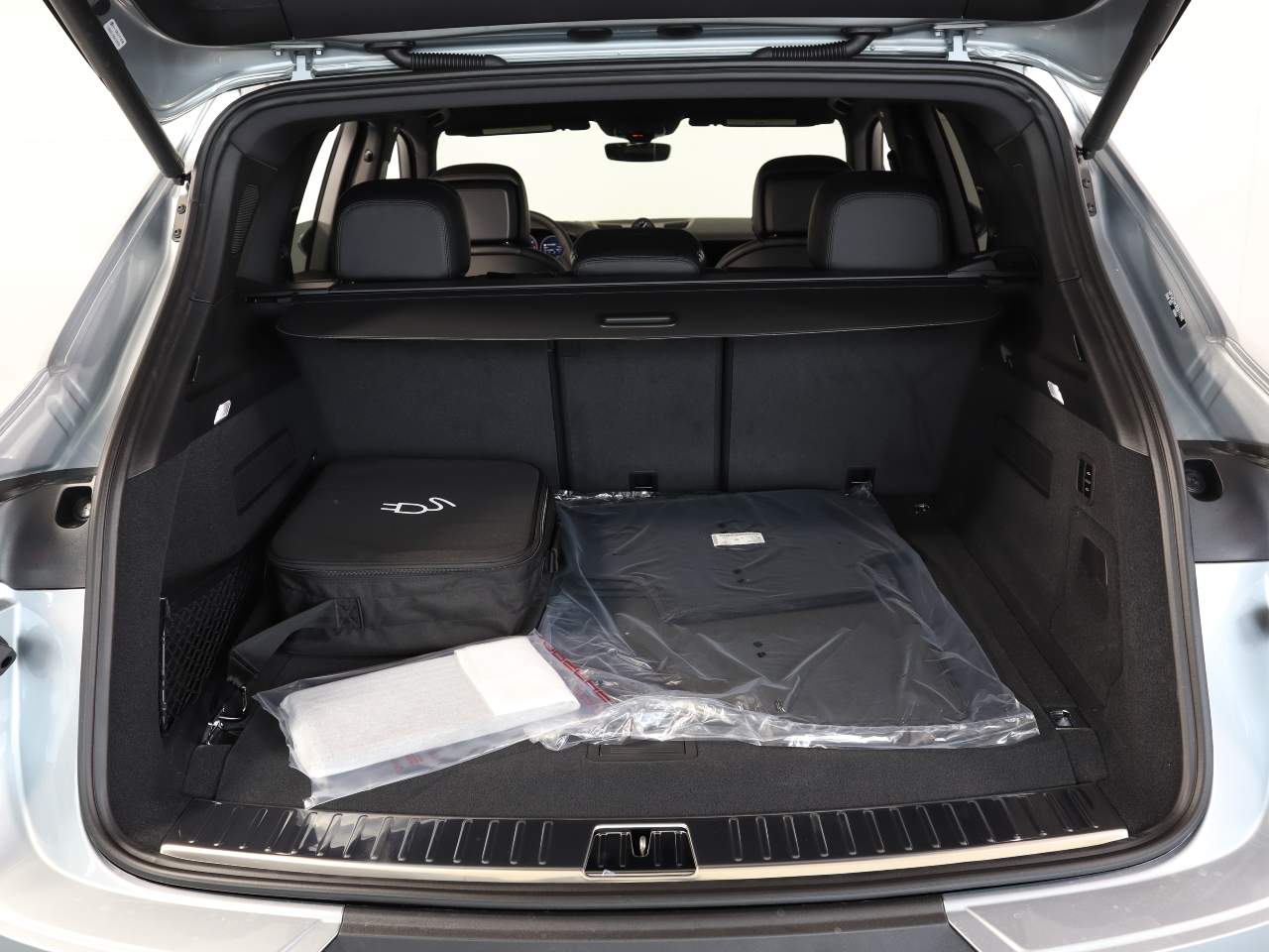2025 Porsche Cayenne E-Hybrid photo 21