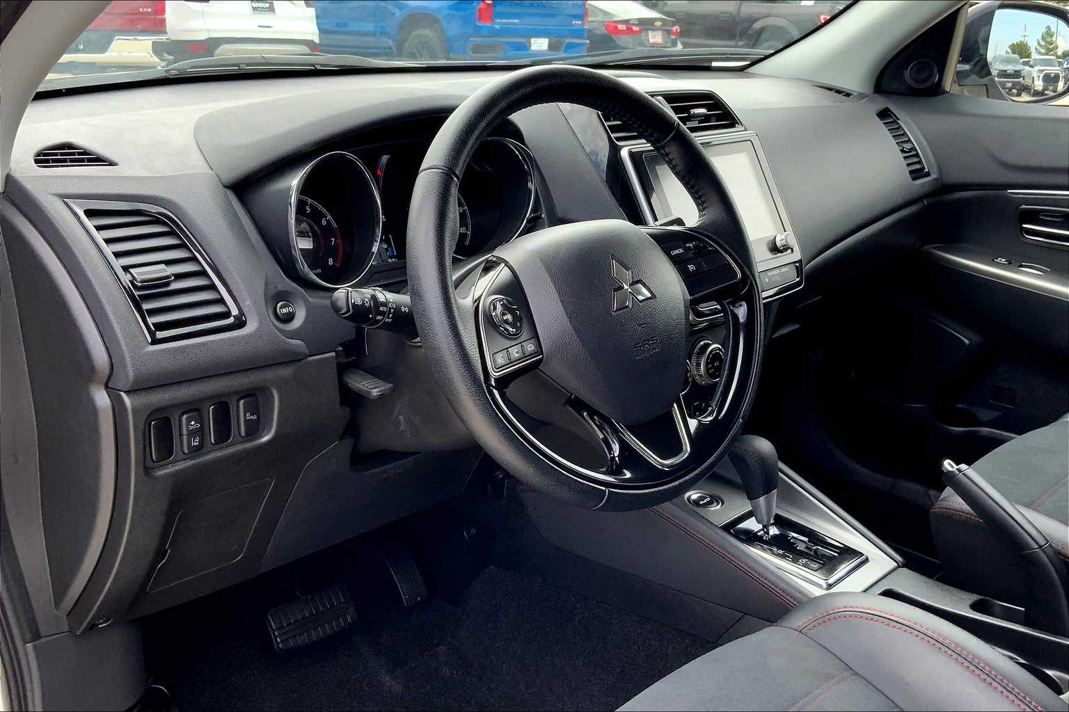 2024 Mitsubishi Outlander Sport SE photo 15