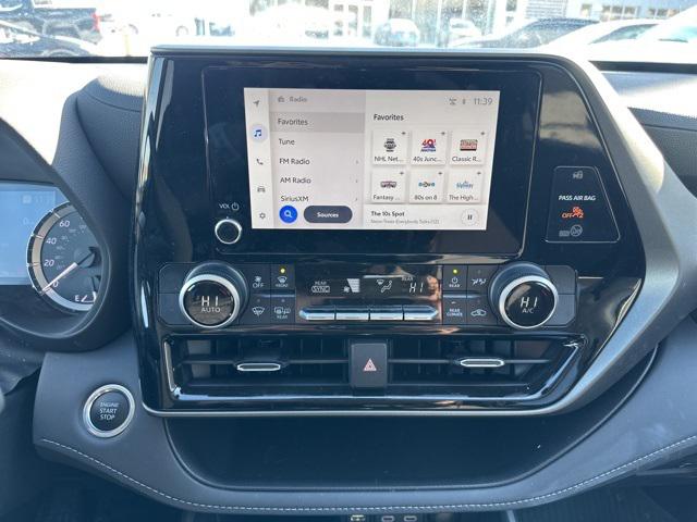 2024 Toyota Highlander LE photo 26