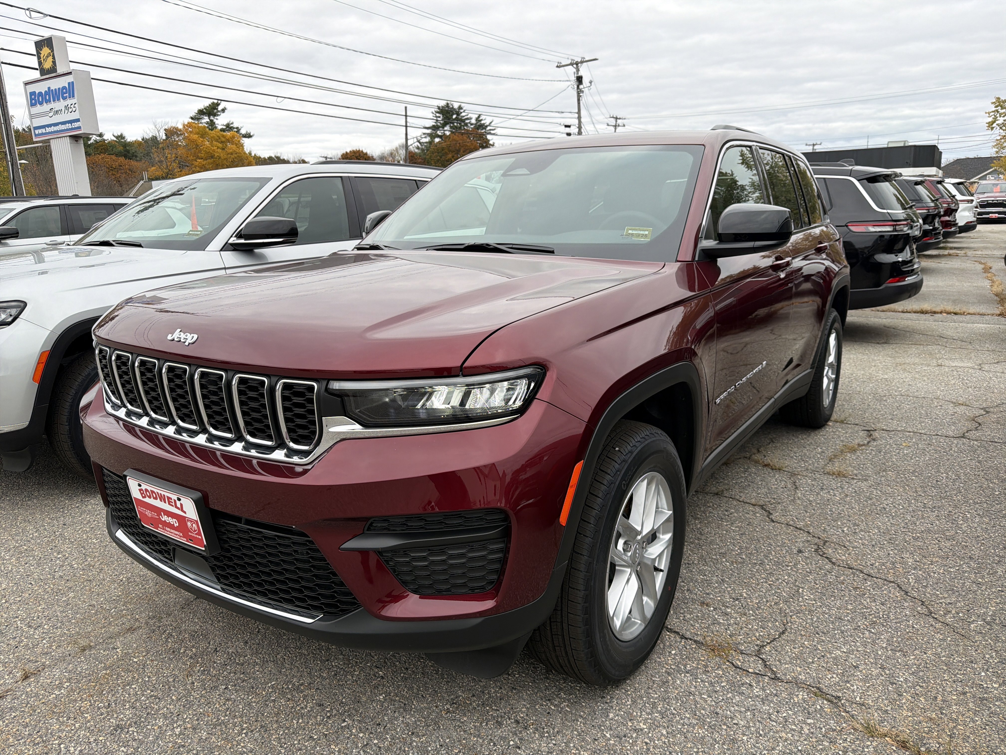 2025 Jeep Grand Cherokee Laredo's photo