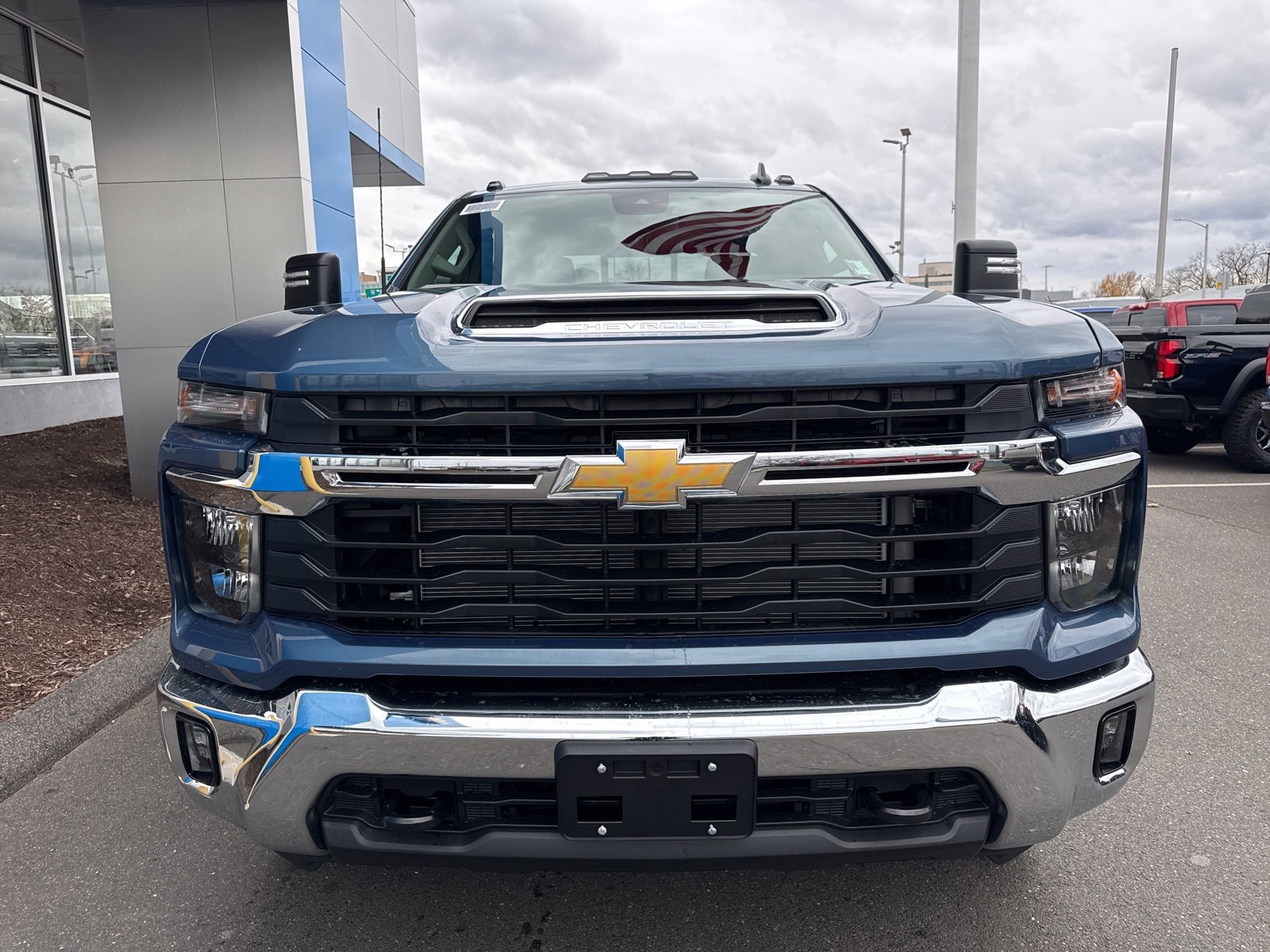 2026 Chevrolet Silverado 2500HD LT photo 2