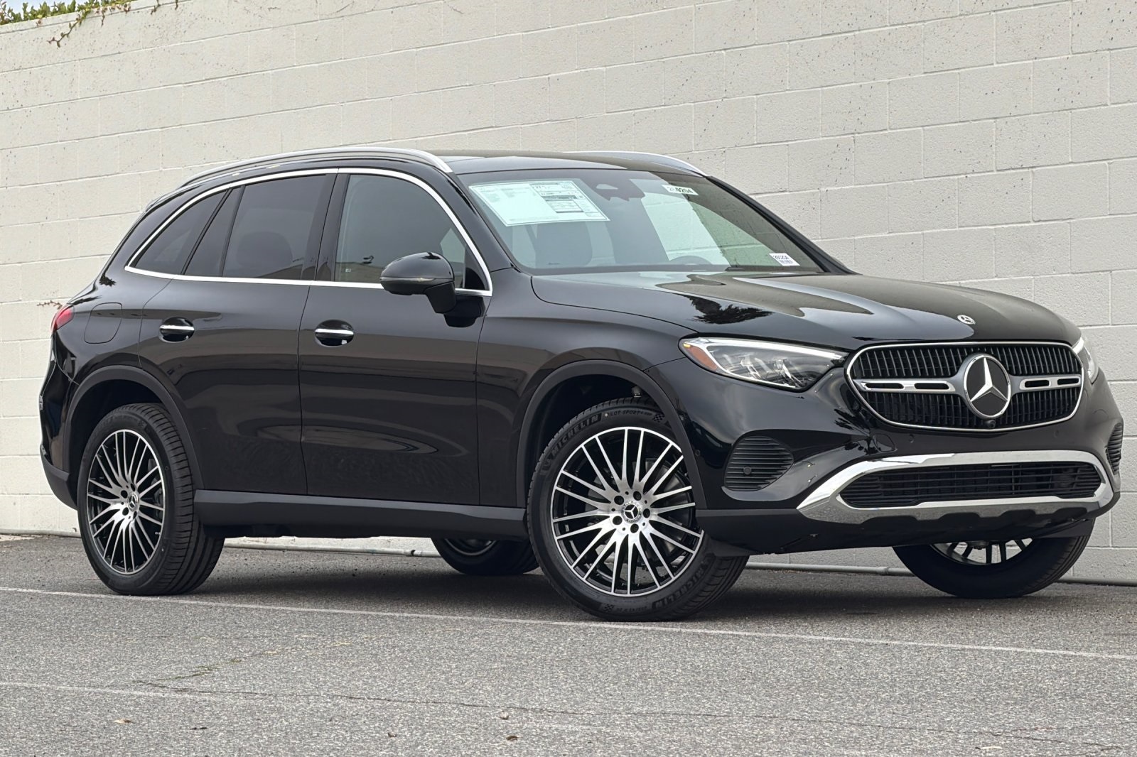 2026 Mercedes Benz GLC 300 photo 2