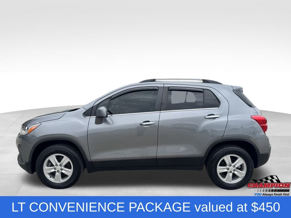 2019 Chevrolet Trax LT photo 2