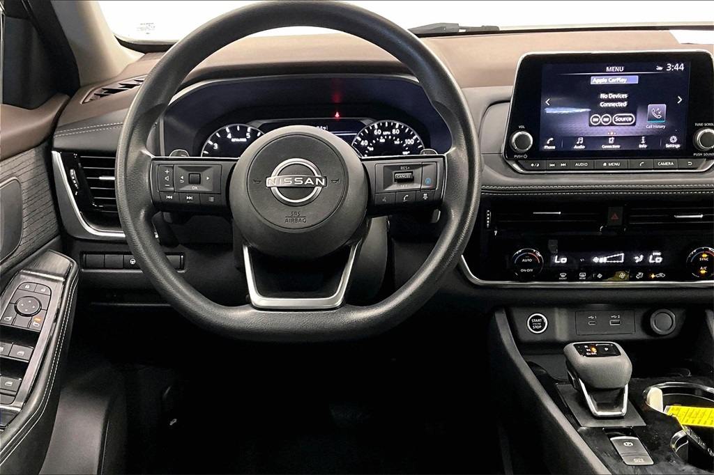 2022 Nissan Rogue SV photo 4