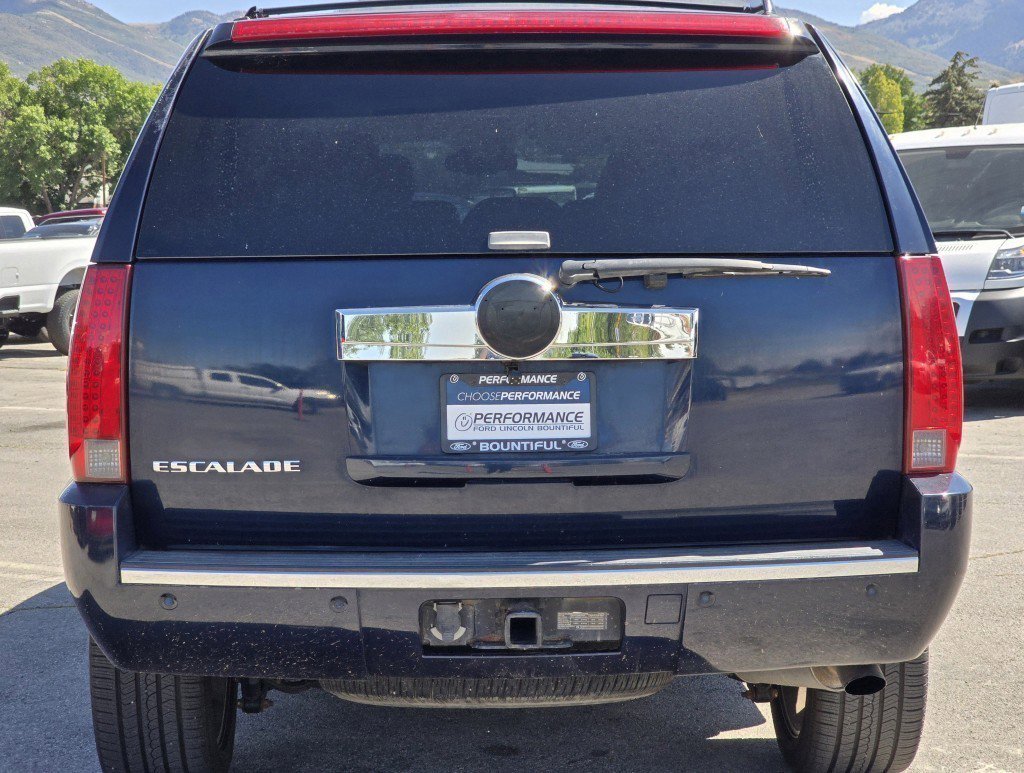 2007 Cadillac Escalade Base photo 16