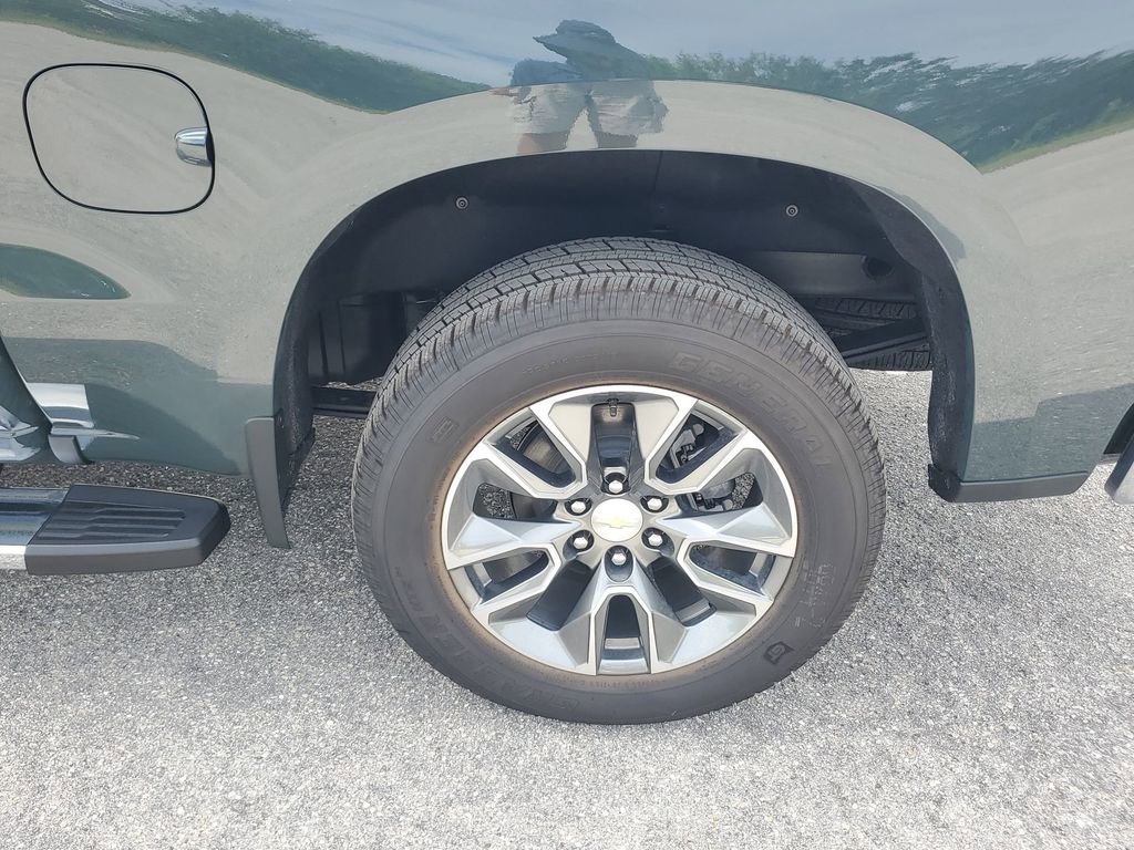2025 Chevrolet Silverado 1500 LT photo 19