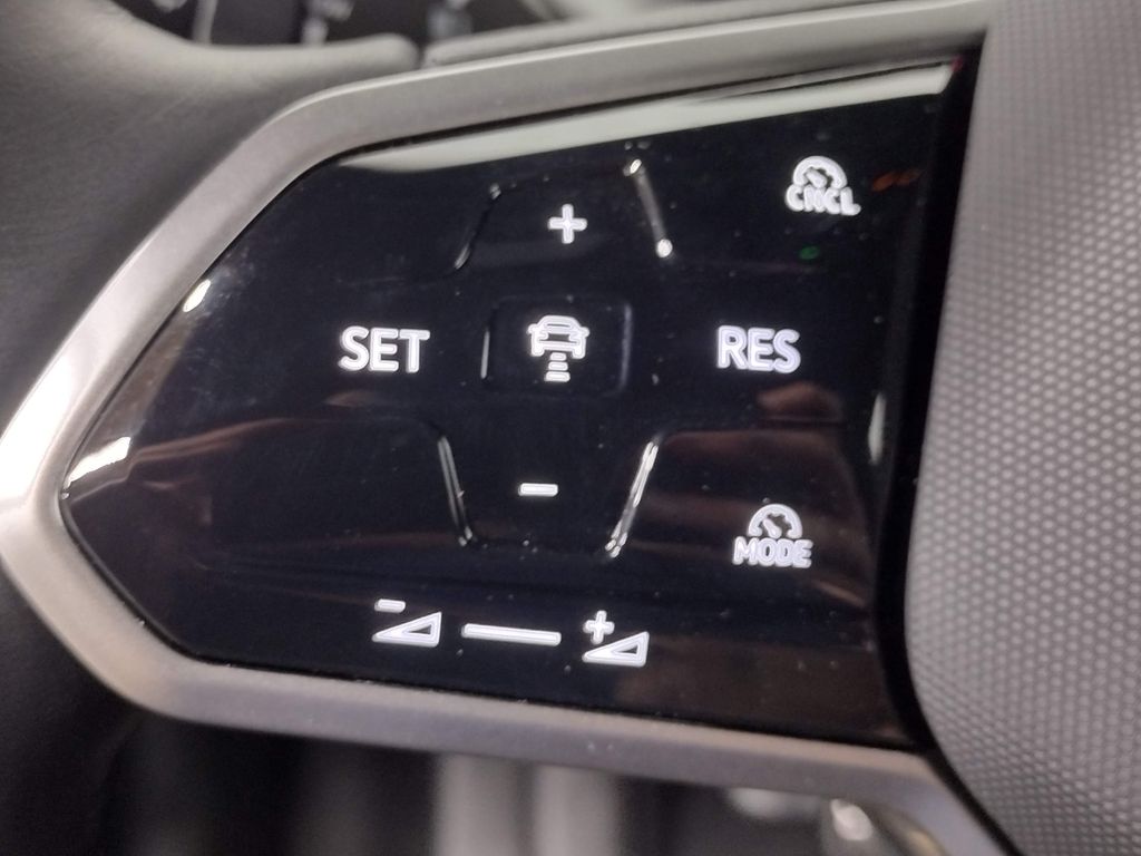 2025 Volkswagen ID. Buzz Pro S photo 11