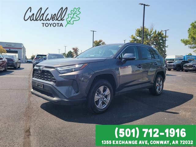 2024 Toyota RAV4 XLE's photo