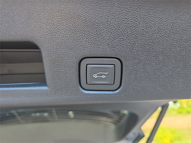 2026 Chevrolet Traverse photo 14