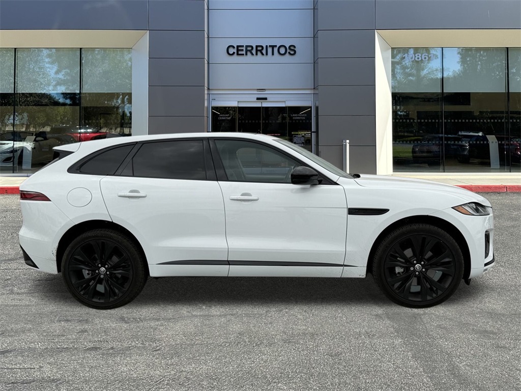 2024 Jaguar F-PACE P250 photo 4